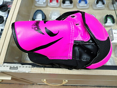 Лапа тренир. гнутая, без поддержки запястья 24х18см В-S2 31569